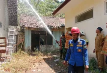 Korsleting Listrik, Gudang SMPN 1 Tlogosari Bondowoso Terbakar