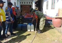 Masyarakat Terdampak Kekeringan di Lumajang Mendapatkan Air Bersih