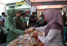 Bazar HUT ke-81 TNI di Lumajang Sediakan Sembako Murah dan Dorong UMKM Lokal