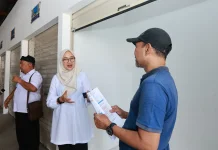 Bupati Ipuk Tinjau Serah Terima Lapak, Posko Aduan Dibuka