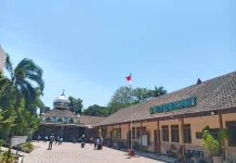 Antisipasi Influenza A, Siswa SDN Dabasah 1 Bondowoso Pakai Masker