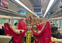 Gandrung On Train Promosikan Gandrung Sewu 2026 kepada Penumpang KA