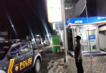 Patroli Malam, Polsek Pronojiwo Sasar Pertokoan hingga ATM