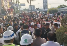Warga Ketapang Banyuwangi Tuntut Kemacetan Pelabuhan Segera Diurai