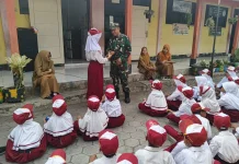 TNI di Lumajang Berikan Materi Kedisplinan sejak Dini
