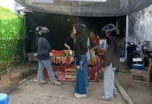 Sensasi Pedas Tahu Kocek Mbak Yenny Jadi Buruan Anak Muda Jember