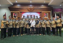 Puluhan Pendonor Darah Jember Terima Penghargaan Donor 75 Kali