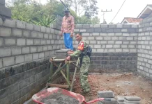 Warga Tambakrejo Lumajang Mendapat Program Rutilahu
