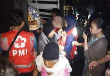 PMI Jember Distribusikan Air Bersih ke Dua Desa Terdampak Banjir
