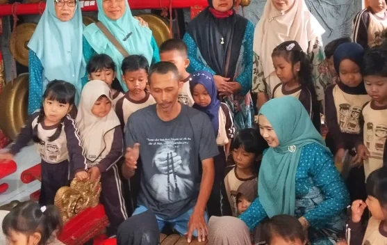 Belajar Gamelan Sambil Mendongeng, Keceriaan Anak PAUD di Sanggar GAS