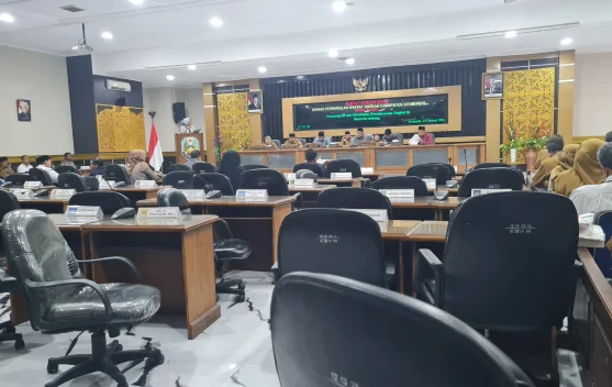 Rapat Paripurna DPRD, Dihadiri 15 Anggota, Kuorum?