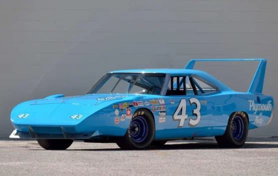 Dominasi Superbird yang Membuat NASCAR Ambil Langkah Tegas