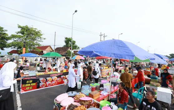 Jajanan di Takjil Banyuwangi Dipastikan Aman