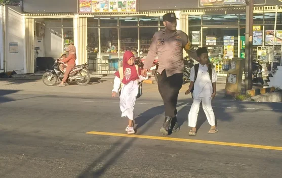 Polsek Ranuyoso Lumajang Rutin Gatur Lalu Lintas