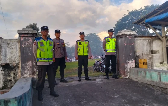 Polisi Lumajang Amankan Sholat Idul Fitri