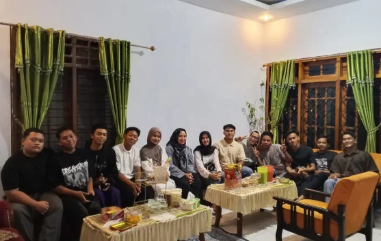 Silaturahmi Lebaran, Jalan di Lumajang Ramai Dipadati Warga