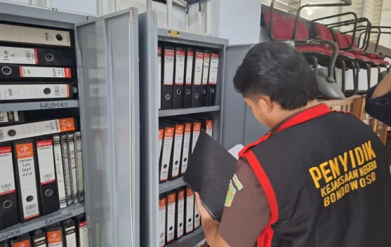 Kejari Bondowoso Geledah Dua Lokasi Dugaan Korupsi Hibah