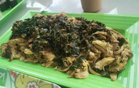 Mengenal Ayam Suwir Gundo, Kuliner Rumahan Khas Bali