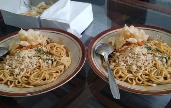 Tren Mie Pedas Kian Digemari Pecinta Kuliner Pedas