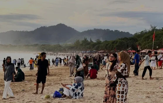 Pulau Merah Jadi Destinasi Terfavorit Libur Panjang