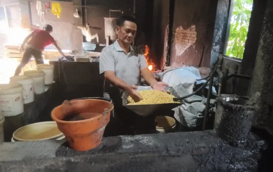 Perajin Tahu Keluhkan Tingginya Harga Kedelai