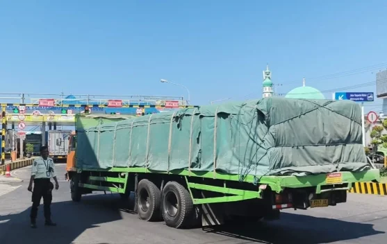 Peningkatan Jumlah Truk Besar Picu Macet 5 Km di Jalur Ketapang