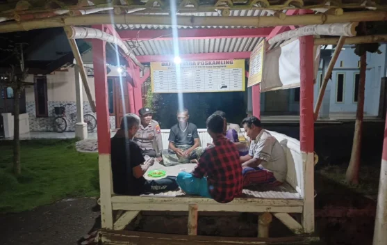 Polsek Kunir Sambangi Poskamling Jaga Kamtibmas