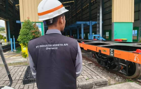 INKA Banyuwangi Rampungkan Proyek KRL dan Gerbong Datar