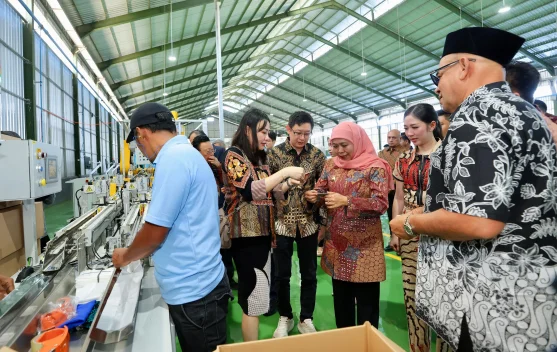 Pabrik Kaleng Rp200 Miliar Resmi Beroperasi di Banyuwangi