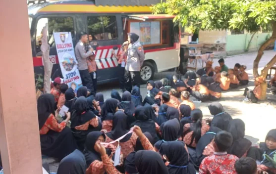 MPLS: Polisi Edukasi Siswa SD tentang Disiplin