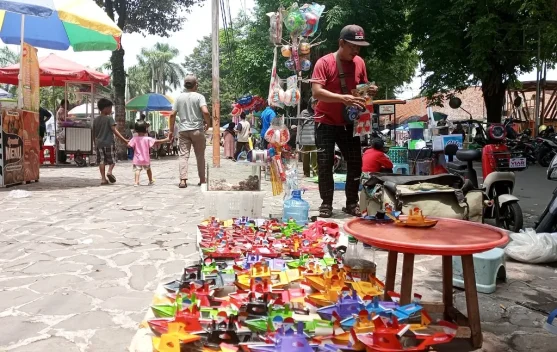 Pemkab Lumajang Kaji Zonasi PKL