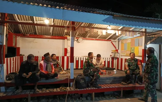 Warga Kebonsari Gelar Siskamling Tingkatkan Keamanan