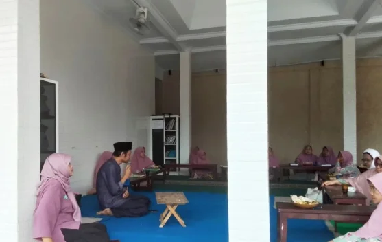 Belajar Al-Qur'an di Usia Senja, Rumah Tahfidz Gratis Ini Jadi Pelita Lansia