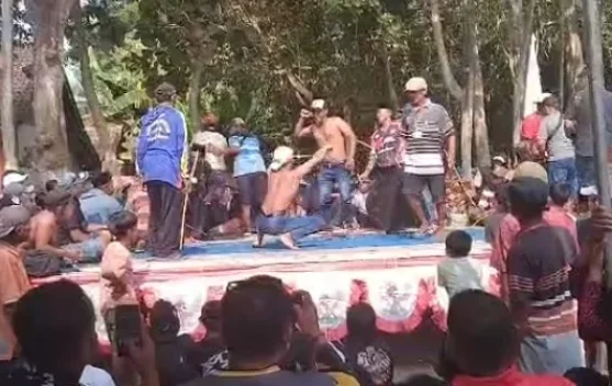 Ratusan Pendekar Tarung Ojung Semarakkan HUT RI ke-81 di Jember