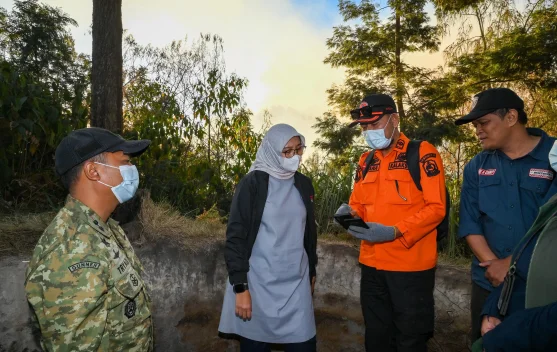 BKSDA Tunda Pembukaan Pendakian Kawah Ijen, Titik Api Masih Terdeteksi