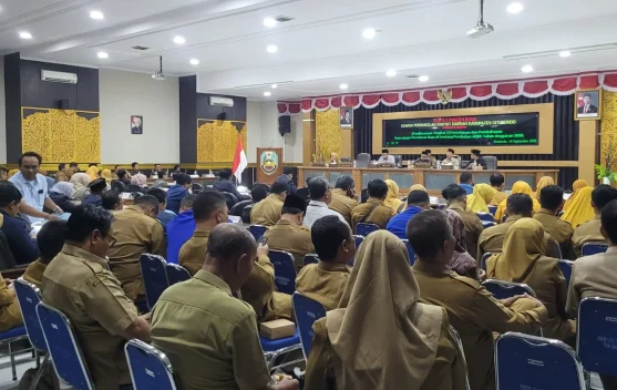 Pemkab Situbondo Bahas Raperda P-APBD