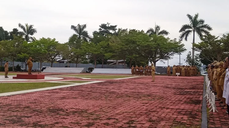 Sekda Papua Barat Pimpin Apel Gabungan Tekankan Peningkatan Kinerja ASN