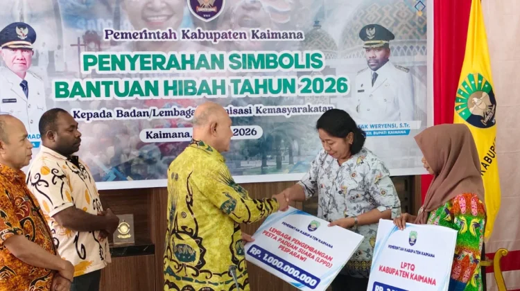 Bupati Hasan Achmad Salurkan Bantuan, Perkuat Peran Lembaga Daerah