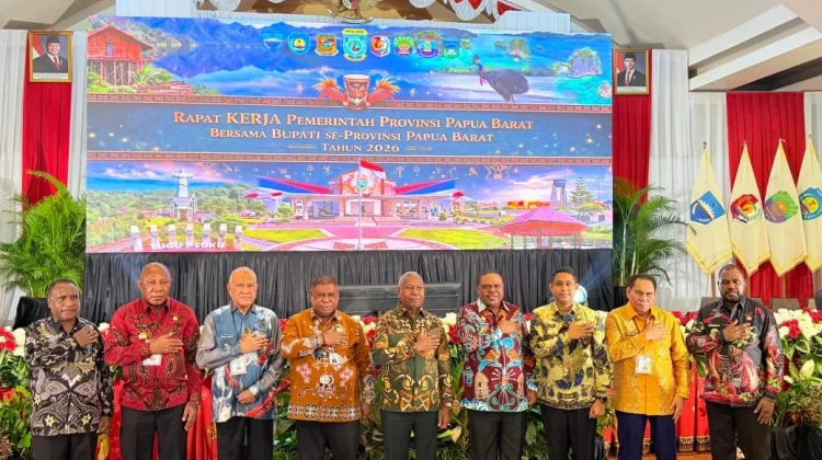 Hasan Achmad Hadiri Raker Strategis Bupati Se-Papua Barat