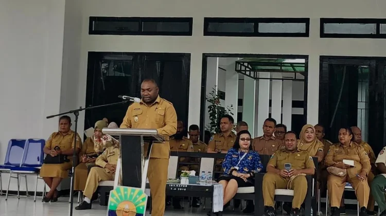 Wabup Kaimana Tekankan Profesionalisme dan Disiplin ASN dalam Pelayanan Publik