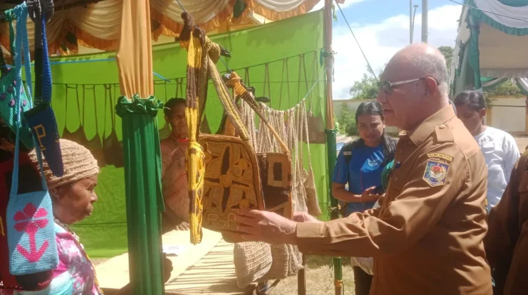 17 Stand Kerajinan Meriahkan HUT Kaimana Ke-23