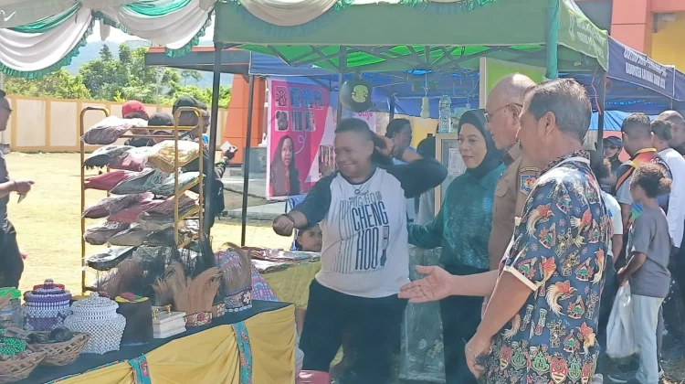 Gebyar HUT Kaimana, Bupati Hasan Achmad Dorong UMKM Tembus Pasar Luar Papua