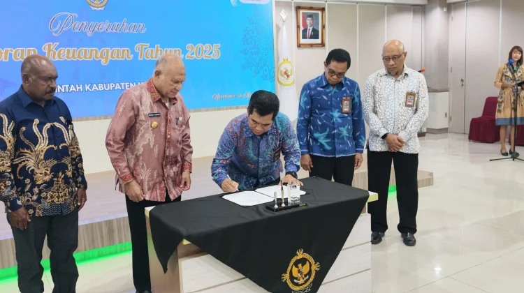 Pemkab Kaimana Serahkan LKPD 2025 ke BPK Papua Barat