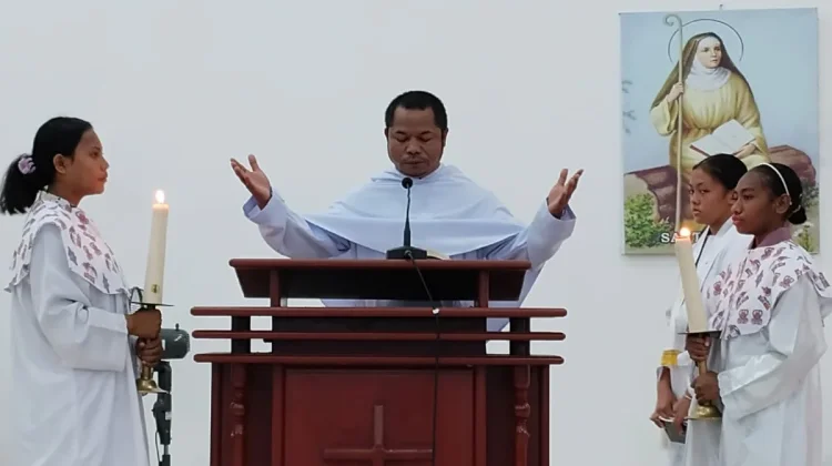 Misa Pembukaan Bulan Maria Digelar di Gereja Katolik Santa Monika Kaimana