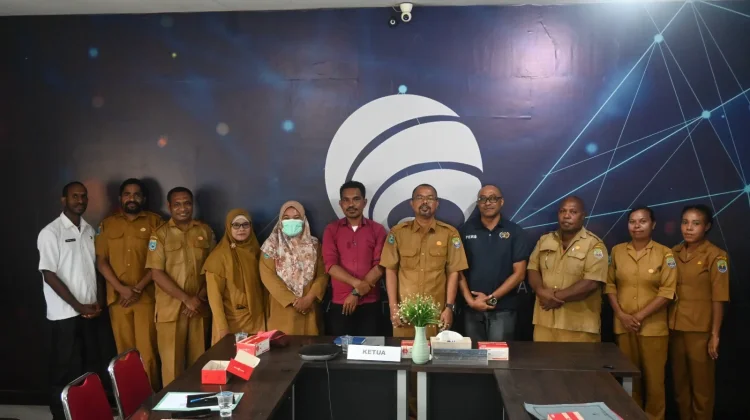 Diskominfo dan PWI Kaimana Perkuat Sinergi Informasi Publik