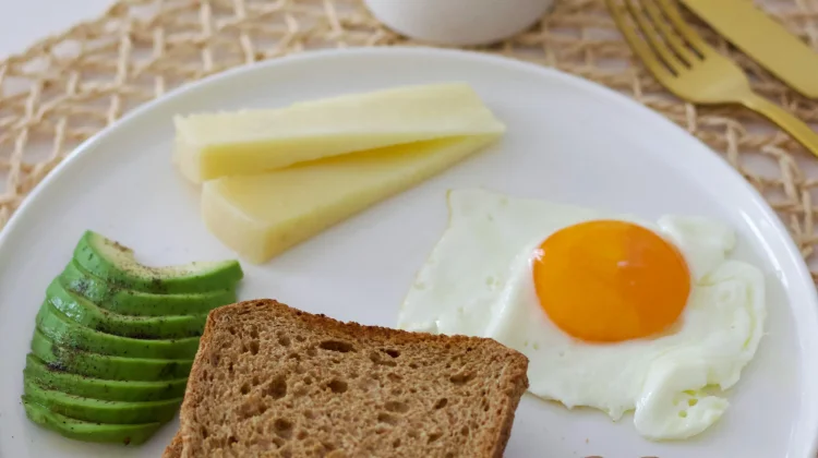 Pola Makan Seimbang: Rendah Karbo, Tetap Kenyang