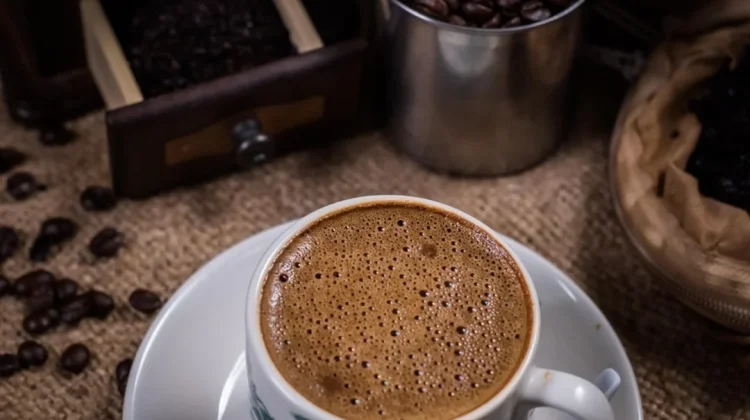 Tiga Minuman yang Sebaiknya Dihindari di Pagi Hari