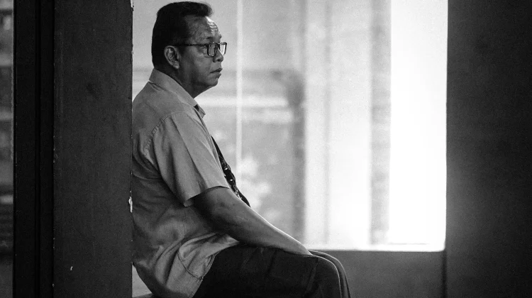 Sunyi yang Melukai Jantung: Apakah Kesepian Meningkatkan Risiko Serangan Jantung?