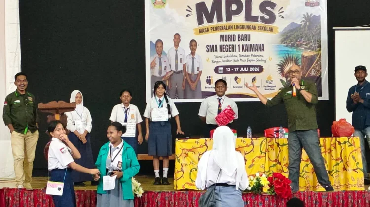 PWI Kaimana Bekali Siswa Baru SMAN 1 dengan Literasi Digital