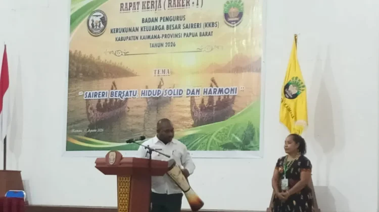 Wakil Bupati Isak Waryensi Buka Raker I KKBS Kaimana
